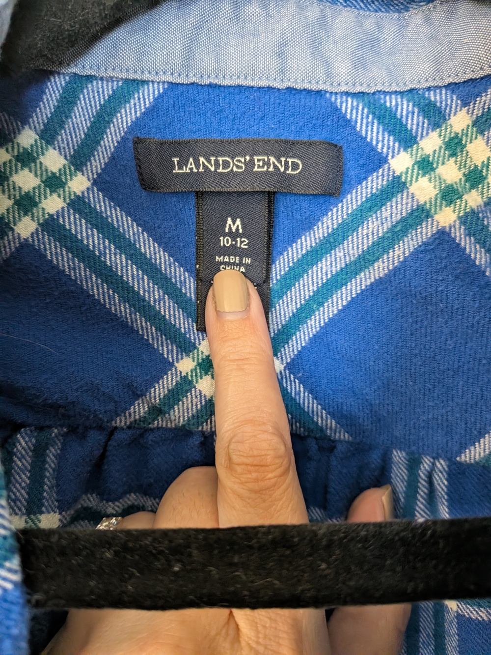 Lands' End Men's Blue Plaid Button-Up Shirt - Picture 2 of 3